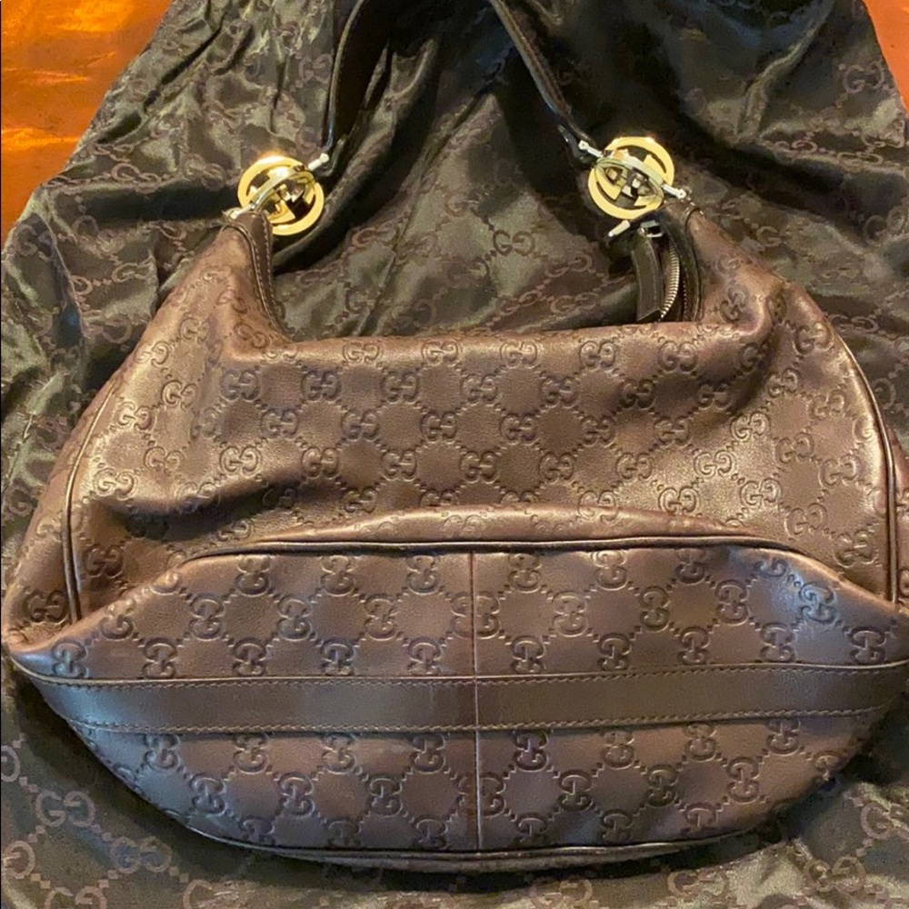 Gucci Bag Looks brand new you would love it!! - Picture 3 of 4